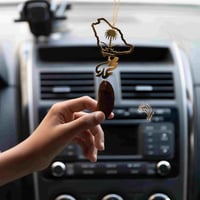 تعليقة سيارة خريطة المملكة بشعار السيفان والنخلة