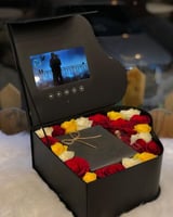 بوكس شاشه بيانو مع ورد