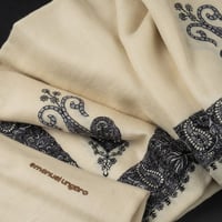 شال شتوي ايمانويل انغارو صوف 2023