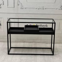 مدخل كونسول أسود أنيق