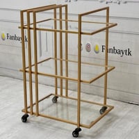 عربية تقديم ضيافة ذهبي