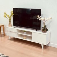 طاولة بلازما باللون الابيض