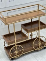 عربية تقديم 4دور خشبية