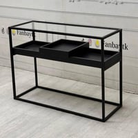 مدخل كونسول أسود أنيق