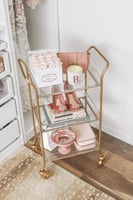 عربية تقديم ضيافة ذهبي