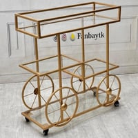 عربة تقديم ذهبي