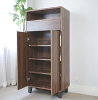 خزانة أحذيه خشب مع أرفف باللون البني