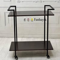 عربية تقديم بلون أسود