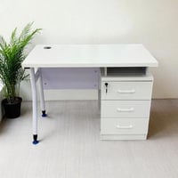 مكتب مقاس مترQarah