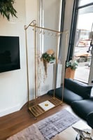 علاق ملابس ذهبي مقاس : 170*30*80