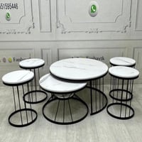 طقم طاولات + 4 طاولات خدمة بسطح خشبي أبيض بديل رخا...