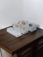 مجموعة ثلاث صواني أكريليك شفاف