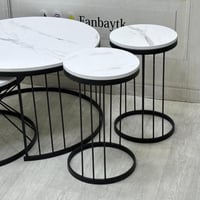 طقم طاولات + 4 طاولات خدمة بسطح خشبي أبيض بديل رخا...