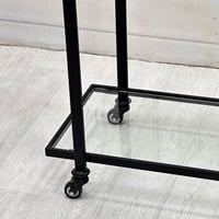 عربية تقديم دورين زجاج