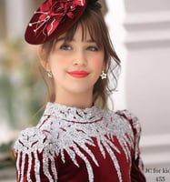 فستان المخمل العنابي الداكن: أناقة ملكية بتطريز فض...