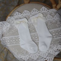 جورب ابيض طويل