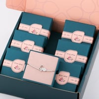 بوكس توزيعات اساور 6 قطع