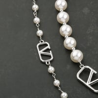 طقم لؤلؤ مميز فضي