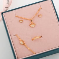 طقم بناتي تصميم ذهب 3