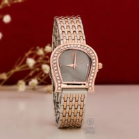 ساعة يد نسائية تصميم عالمي