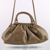 شنطة نسائية بألوان أنيقة