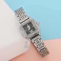 ساعة يد نسائية مربعة