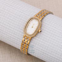 ساعة نسائية فاخرة تصميم بيضاوي