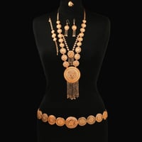 كولكشن كبير مطلي بالذهب