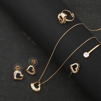 طقم بناتي تصميم مميز