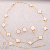 طقم ناعم ذهبي