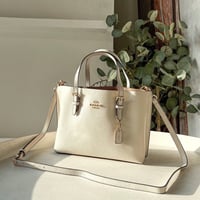 شنطة كوتش (جميع الالوان في الوصف )(الحجم الوسط)