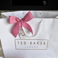 كيس تيد بيكر الطباعه - ابيض