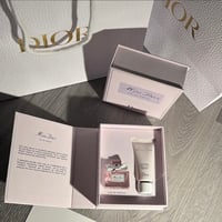 طقم مس ديور الوردي (BLOOMING BOUQUE) ميني عطر 5 مل...