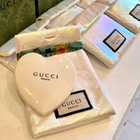 10 توزيعات من مرايا قوتشي قلب سكري مع حافظة قماشية...