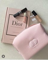 طقم ديور الاصلي (شنطة مكياج ديور + ميني عطر مس ديو...