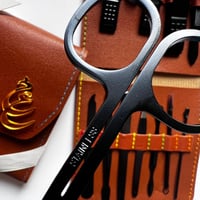 8 محفظة جلدية جملي تحتوي طقم العناية الكامل بالاظا...