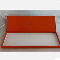 علبة ايرمز اصليه / علبة وشاح فارغة (وسط)