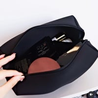 شنطة بربري الاصلية قماش اسود BURBERRY Black POUCH