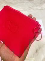 فالنتينو Valentino باوتش مع عطرين امبولات و كيسها...