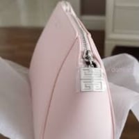 شنطة جلد جفنشي وردي اصليه مع علبتها و كيس جفنشي