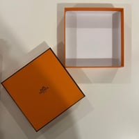 علبة ايرمز اصليه / علبة اكسسوار فارغة