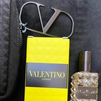 طقم فالنتينو مع كيس اصلي /قطعتين (باوتش اصليه + عط...