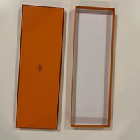 علبة ايرمز اصليه / علبة وشاح فارغة (وسط)