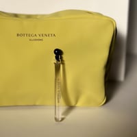 بوتيغا شنطة جلد مع عطر بوتيغا