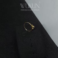 زمام بيرسينج ذهب عيار 18K دائري حلقة بثلاث كرات