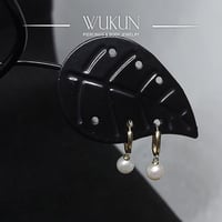 أقراط ذهب حلقة عيار 18k حبة لؤلؤ معلقة