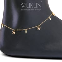 خلخال ذهب عيار 18k بأشكال ورود ومستطيلات صغيرةمعلق...