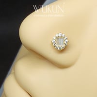 زمام بيرسينج ذهب عيار 18k شكل معين بفصوص وكرستالات