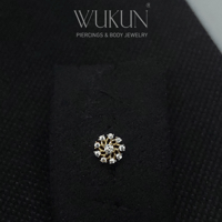 زمام بيرسينج ذهب عيار 18k وردة بعشرة فصوص