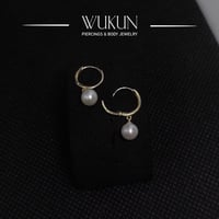 أقراط ذهب حلقة عيار 18k حبة لؤلؤ معلقة